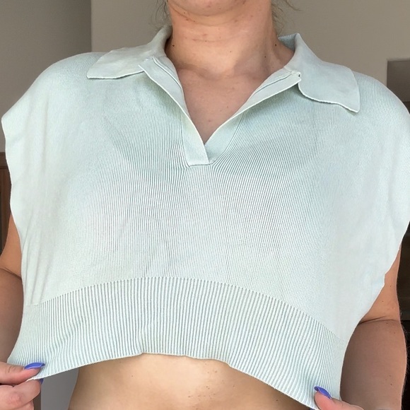 ✨NWT Green Cropped Polo Sweater✨ Sage Sleeveless - Picture 3 of 7